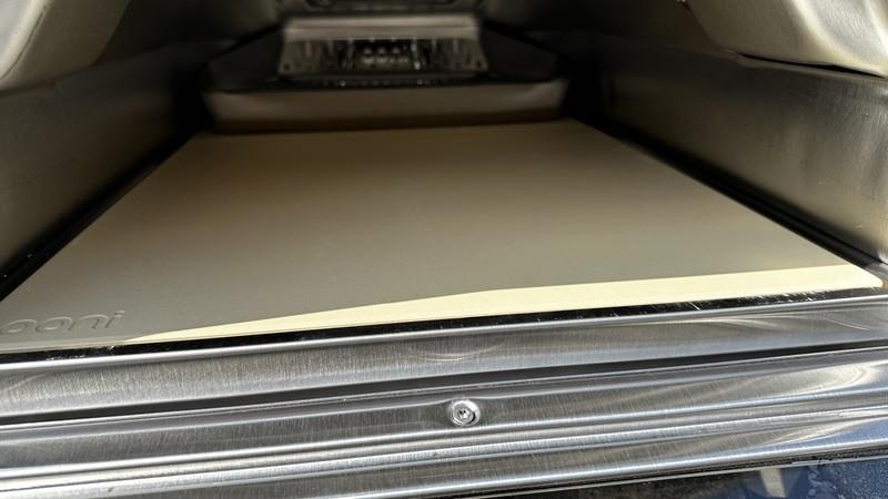 Durch sein durchdachtes Design ist der Ooni Karu 16 einfach zu bedienen