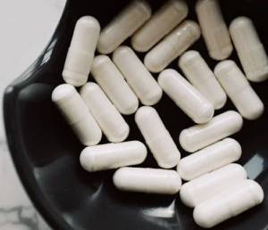 Verschiedene Testkriterien in einem L-Tyrosin Kapseln Test und Vergleich