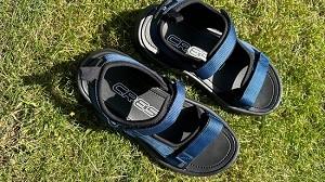 Verschiedene Varianten in einem Komfort-Sandale Test und Vergleich